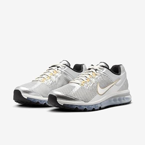 NWT Nike Men’s Air Max 2013 Metallic Silver Gold Size 12 Running Sneakers - Picture 2 of 5